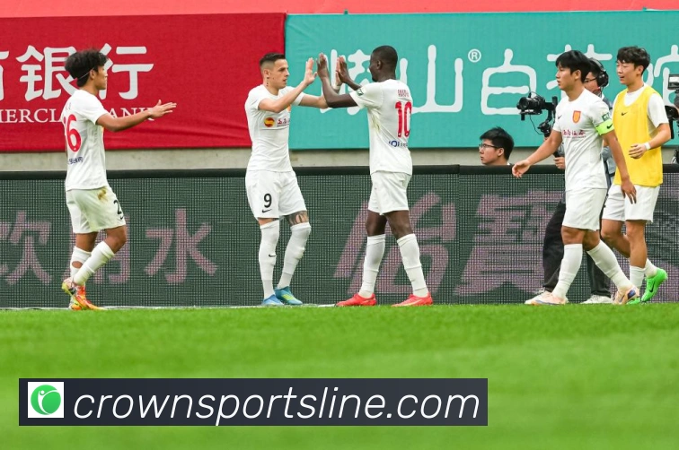 四十一岁詹姆斯连续六场暴扣领衔二十五分五篮板五记录还能再战多赛场复盘